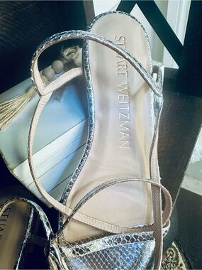 Stuart Weitzman Metallic Silver Strappy Sandals size 7